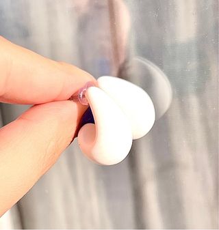 Orecchini a goccia bianchi