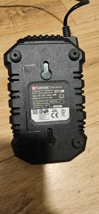 Cargador + 2 Baterías Parkside 20V