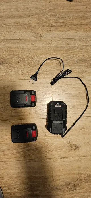 Cargador + 2 Baterías Parkside 20V