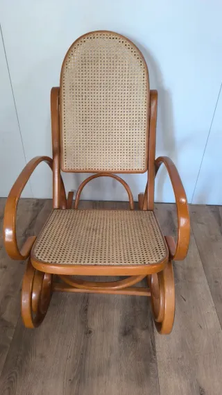 MECEDORA ANTIGUA ELEGANTE EN BUEN ESTADO