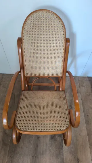 MECEDORA ANTIGUA ELEGANTE EN BUEN ESTADO