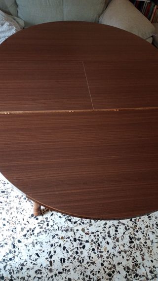 Mesa redonda madera.