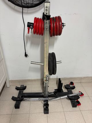 Soporte para barras y discos de gimnasio