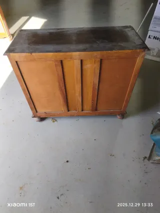 Cómoda antigua madera maciza