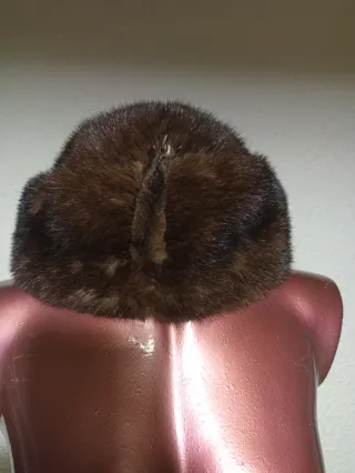 Gorra de piel marrón