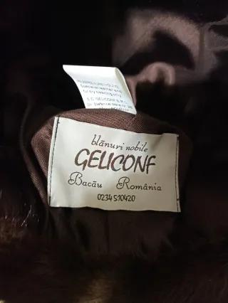 Gorra de piel marrón