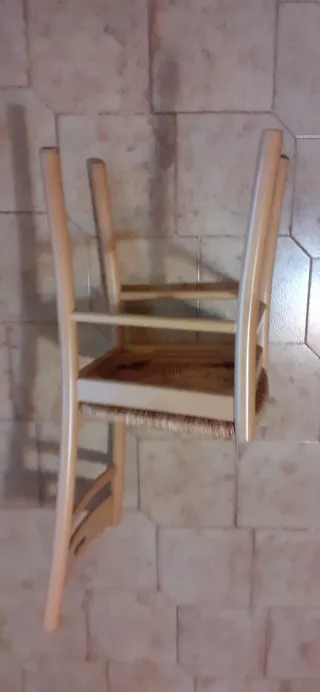 Sedia in legno beige