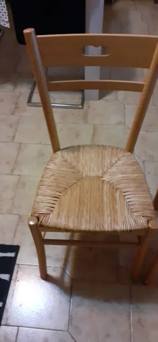 Sedia in legno beige