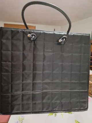 Bolso O bag negro acolchado