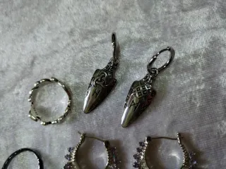 Lote alta bisutería anillos y pendientes