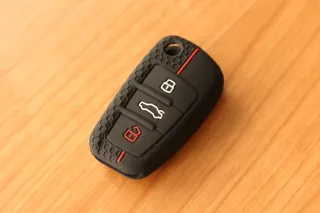 Funda silicona para mando de coche.
