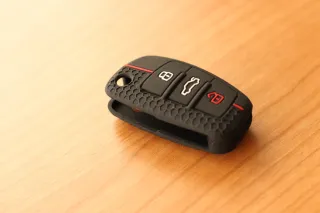 Funda silicona para mando de coche.