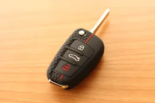 Funda silicona para mando de coche.