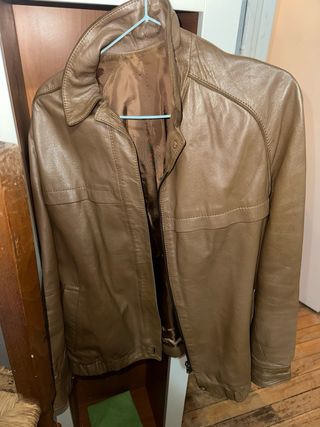 Chaqueta de cuero marrón