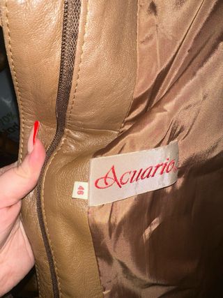 Chaqueta de cuero marrón