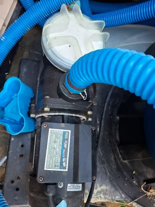 Depuradora con caseta de resina