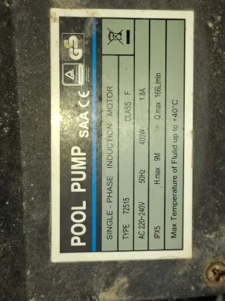 Depuradora con caseta de resina