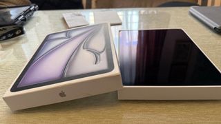 iPad Air M2 128GB + Apple Pencil Pro + LOGI FOLIO