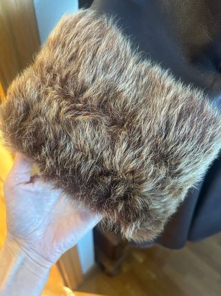 Abrigo piel cordero marrón con pelo