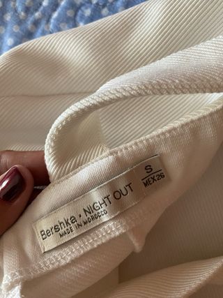 Top blanco tipo corset con tirantes