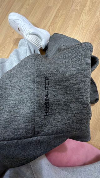 Sudadera Nike Therma Fit Gris