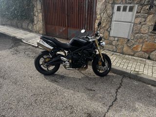 Triumph Street Triple 675 108 cv