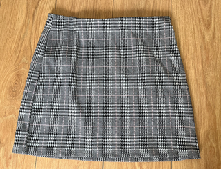 Falda H&M cuadros gris y rosa