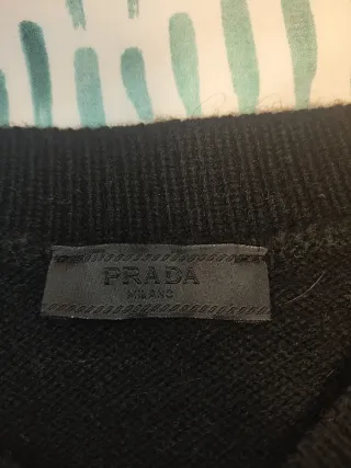 Jersey negro Prada bordado