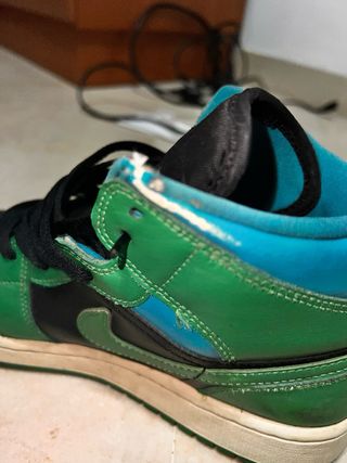 Jordan 1 Mid Verde y Azul