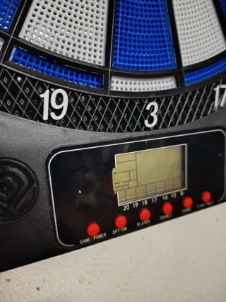 Diana de dardos con puertas abatibles