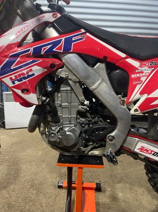 Honda CRF 450 se cambia por 2t