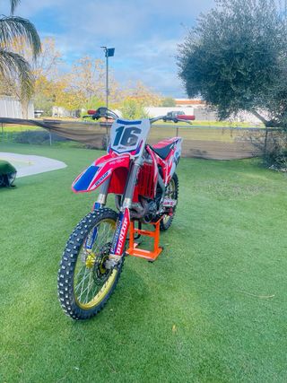 Honda CRF 450 se cambia por 2t