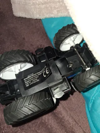 Tractor de juguete azul manual