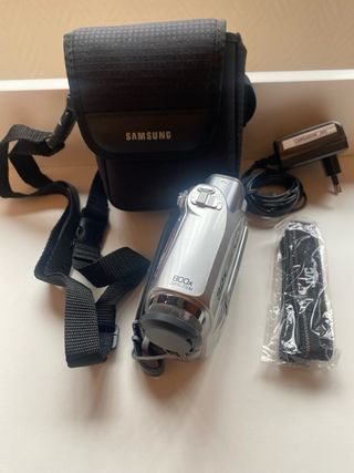 Videocámara JVC GR-D370AG con accesorios