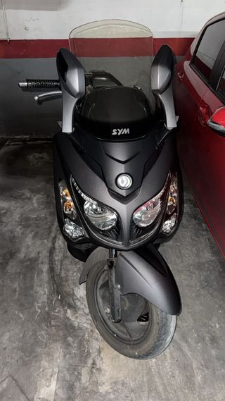 Moto SYM GTS 125 EVO Negra