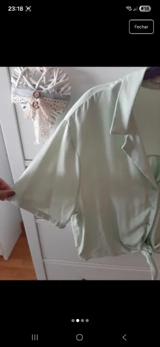 Camisa curta verde com nó