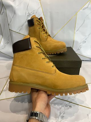 Botas Timberland Amarelas e Castanhas