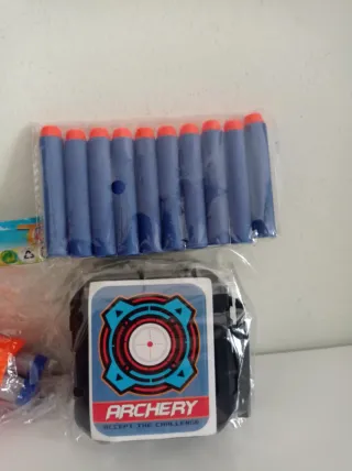 Juguete pistola con balas y diana abatible nuevo