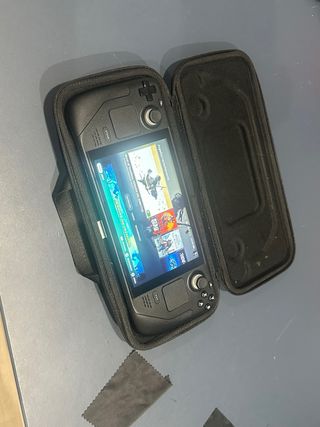 Steam Deck con funda