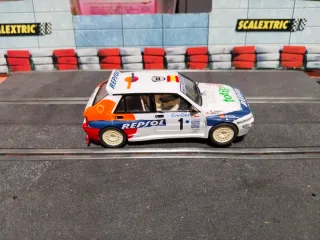 Scalextric Lancia Delta de Sainz