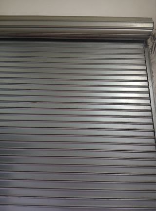 Puerta de garaje enrollable metálica