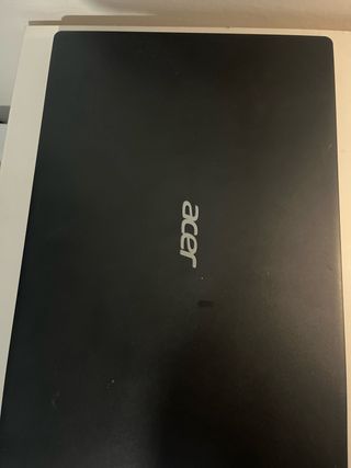 Computer con tastiera e mouse