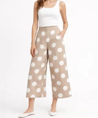 Calças culotte às bolinhas