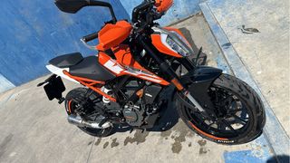 Moto KTM 125 Duke Naranja