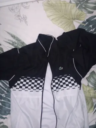 Chaqueta Lacoste Talla S sin cremallera