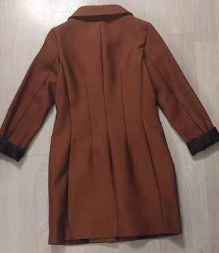 Abrigo clásico y original color caldera
