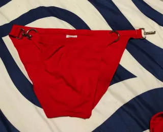 Bañador slip hombre rojo con anillas