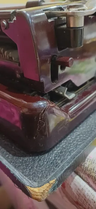 Máquina de escribir Olympia Plana Vintage