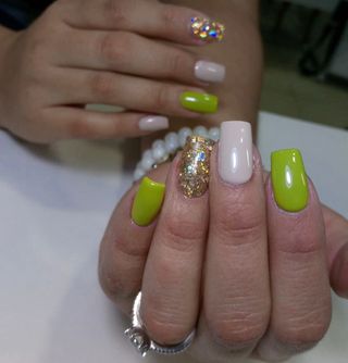 Manicurista En Spa y Domicilio