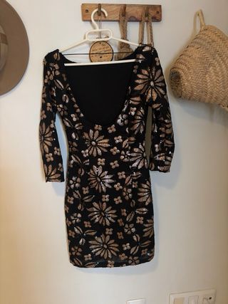 Vestido negro lentejuelas doradas